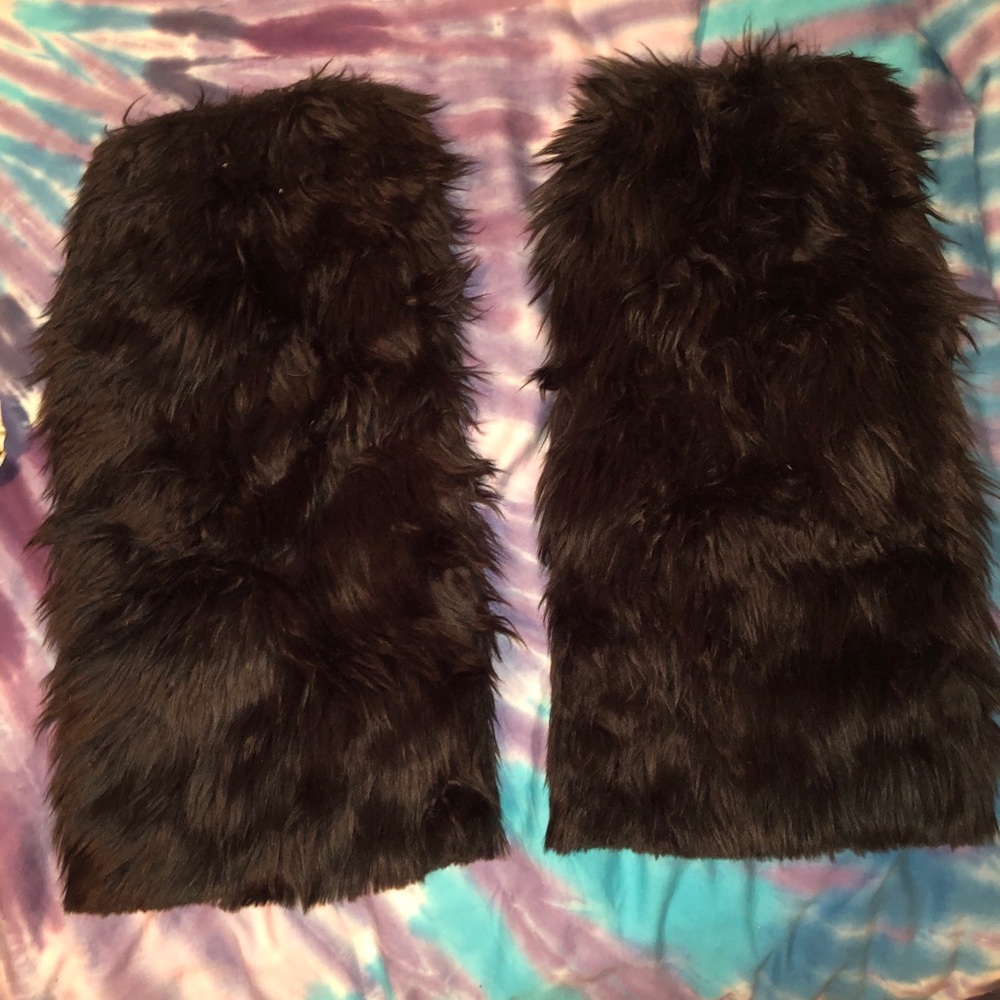Black fluffies!